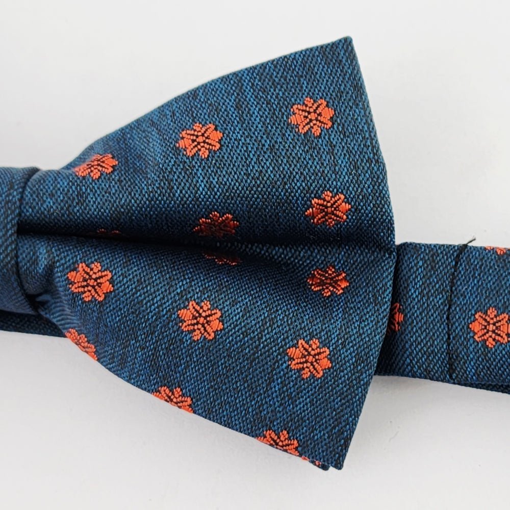 Navy Blue Red Pattern Bow Tie - Image 3
